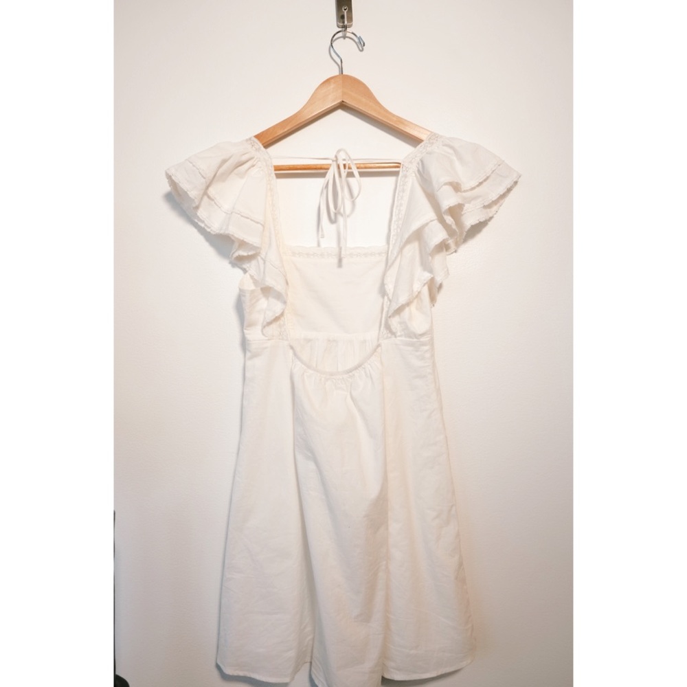 Isalis Perfect White Dress (NWT)